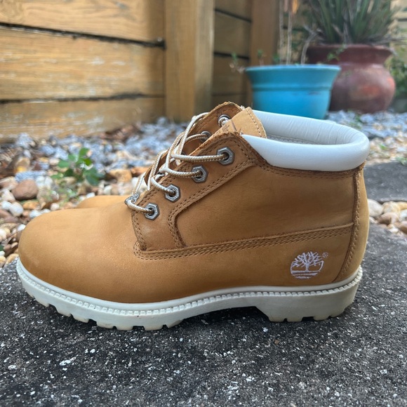 Woman’s Timberlands - Picture 2 of 8